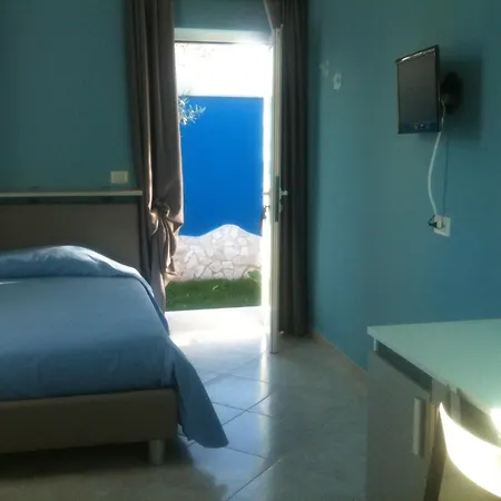 Bed And Breakfast Fly-2